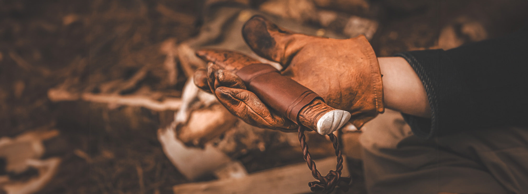 Roselli Hunting Knife with dark curly birch handle 